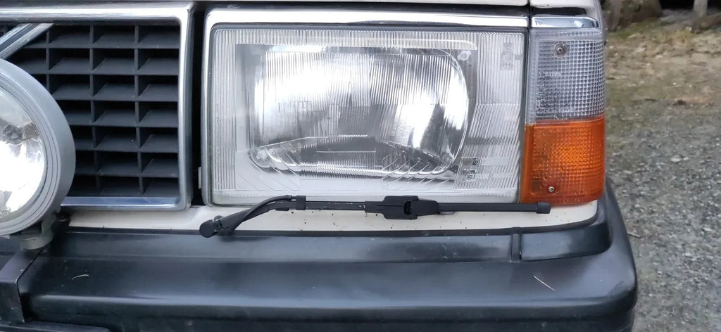 Headlight Wiper Arm Bracket Holder for Volvo 240 – Secure Mount Repair Adapter