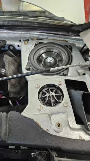 Tweeter Mount for DLS RC25 Tweeters – Fits Saab 9000 Dash or Door Panel