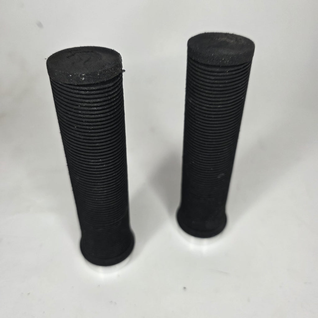 Go Ped Or Mountain Bike Handle Bar Lock On Grips