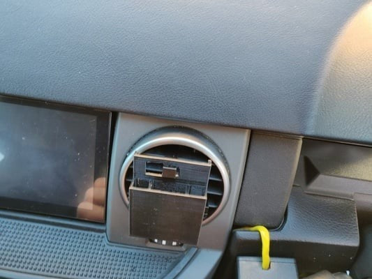Semi universal Car Radio Vent Holder – AC Vent Mount