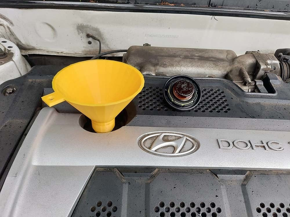 Threaded Oil Funnel for Hyundai Elantra – Engine Oil Fill Adapter Tool