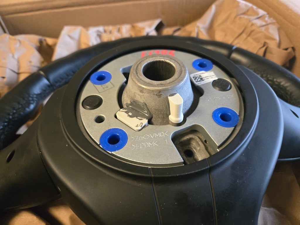 BMW F06/F10 to E8x/E9x Steering Wheel Adapter