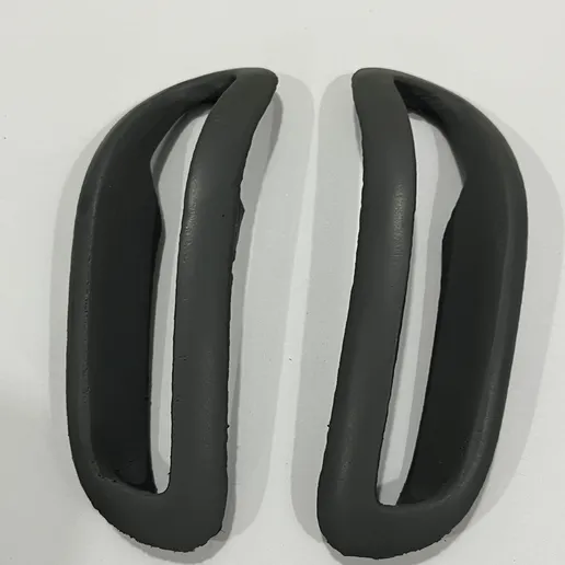 L + R Front Seat Belt Cover For Mercedes Benz W208 W209 CLK