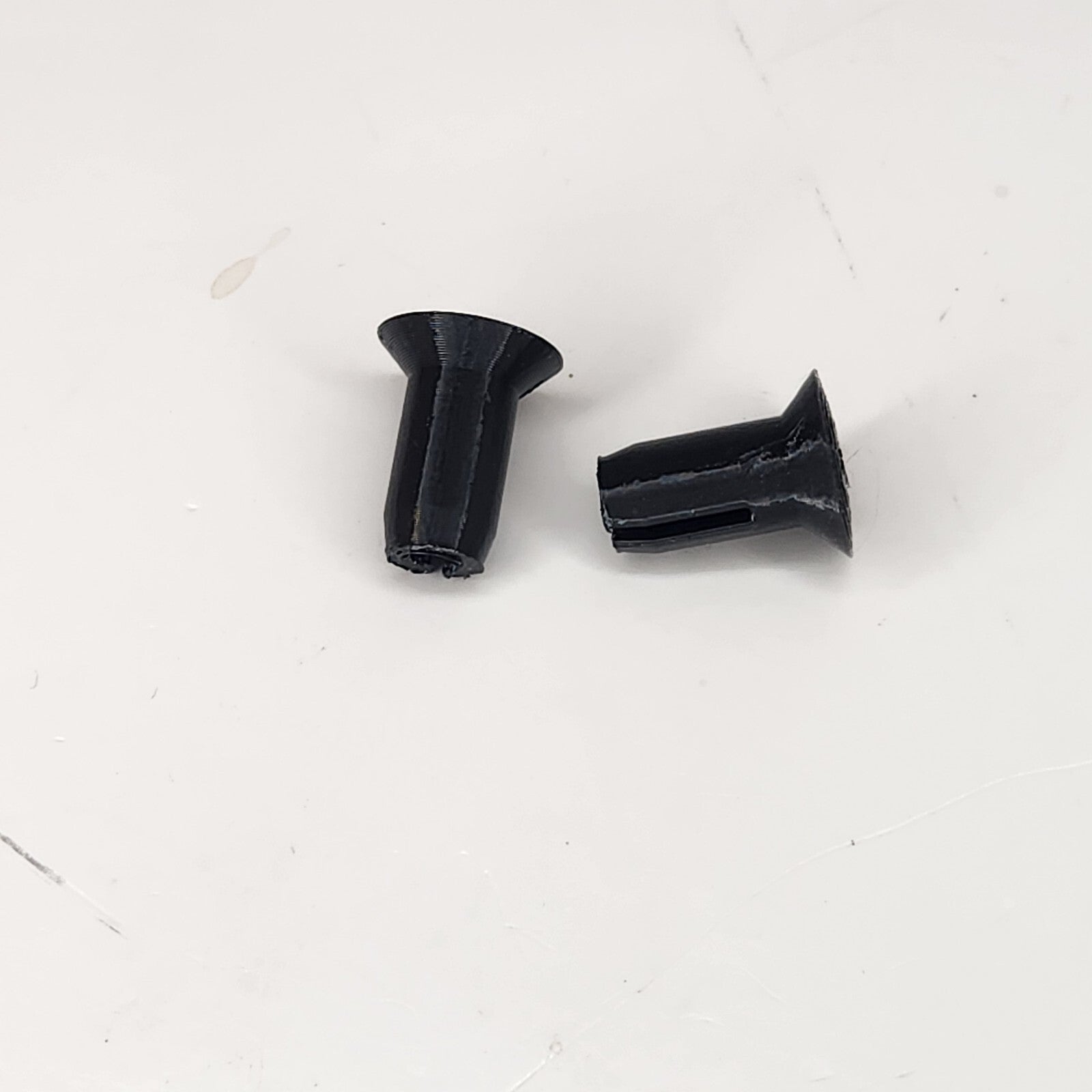 2x BMW E30 (1992-1994) SEAT COVER PIN PART# 52101906933