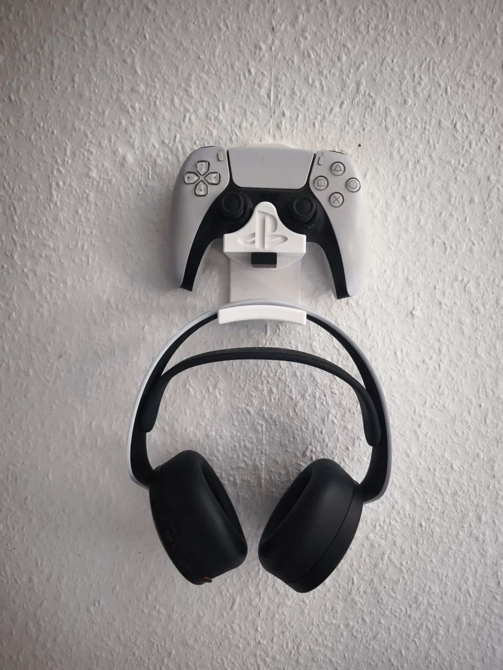 Wall mount for PS5 Controller & Pulse 3D Headset – with USB dongle holder -Black