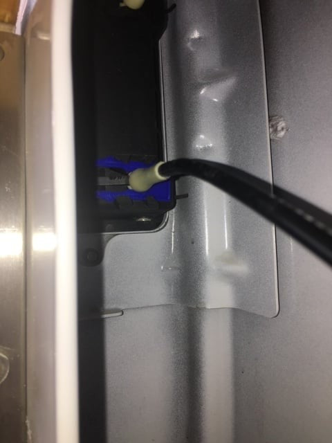 2x Ford E150 side door latch cable clip