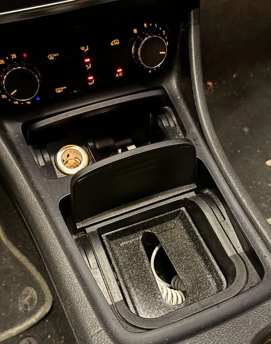 Mercedes A180/A200 (W176) Phone Holder – Middle Console Mount