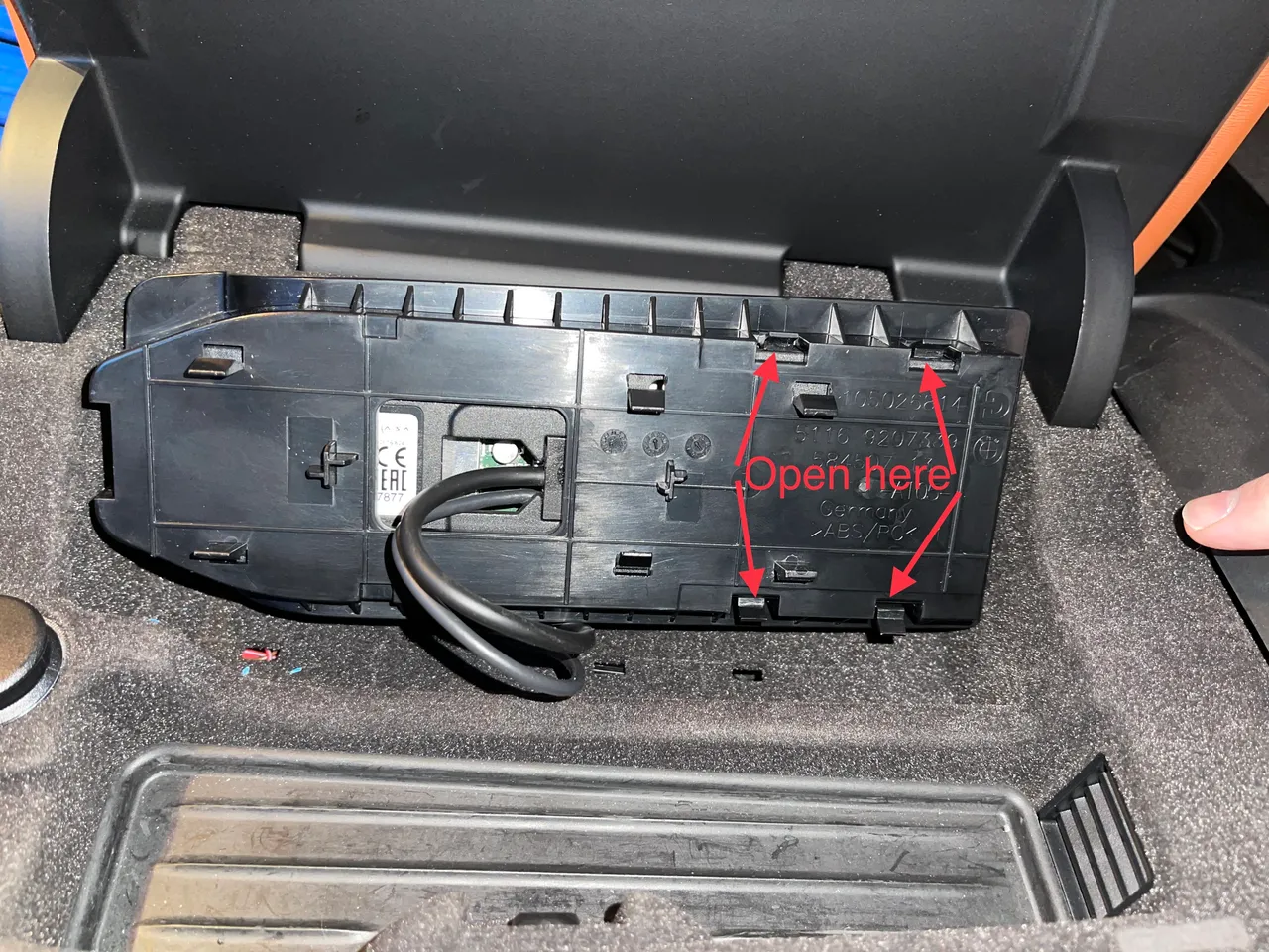 BMW i8 Snap In Wireless Phone Charger Upgrade