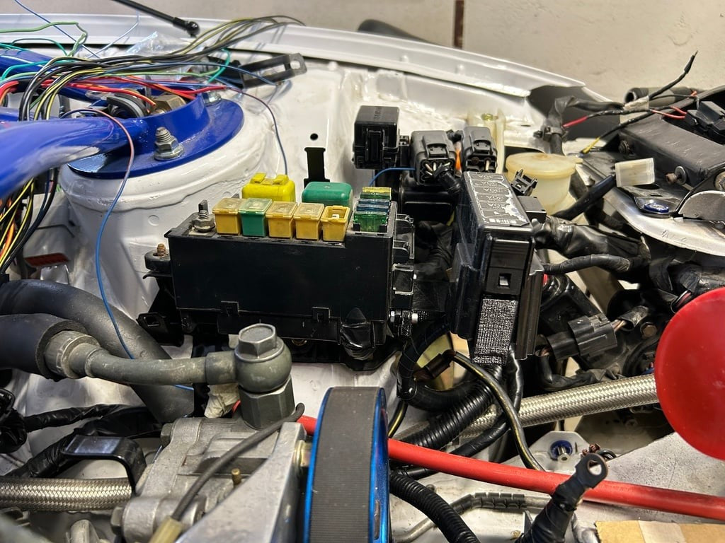 Rx7 FD3S Battery Fusebox Bracket - OEM Fusebox Clamp version