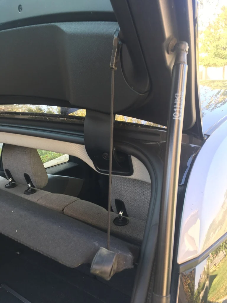 2x Clips for BMW i3 Trunk Parcel Shelf Cover